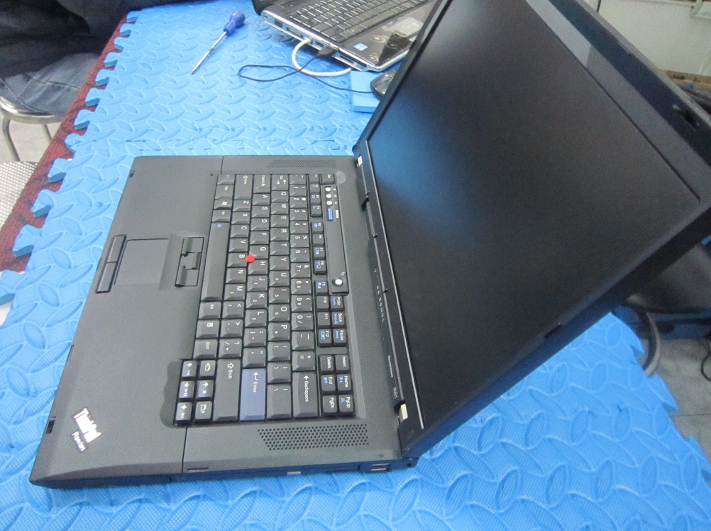 sell uesed laptop LENOVO IBM THINKPAD R61-1 with cheap price in hanoi 2