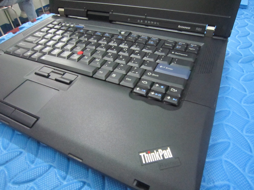 sell uesed laptop LENOVO IBM THINKPAD R61-1 with cheap price in hanoi 4